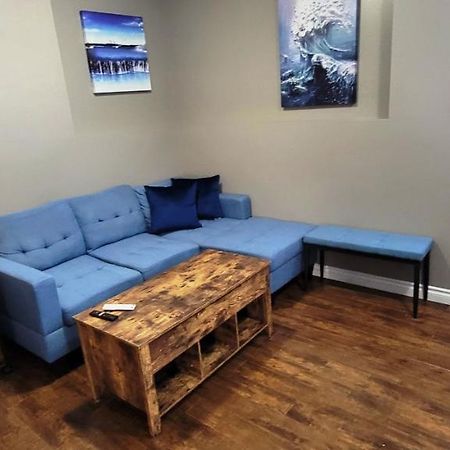 Blue Wave 2 Bedroom Suite Saskatoon Zewnętrze zdjęcie