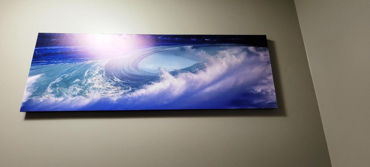 Blue Wave 2 Bedroom Suite Saskatoon Zewnętrze zdjęcie